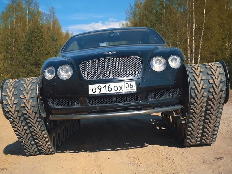 تحويل سيارة بنتلي إلى دبابة... شاهد أداءها الخيالي على الطرقات الوعرة